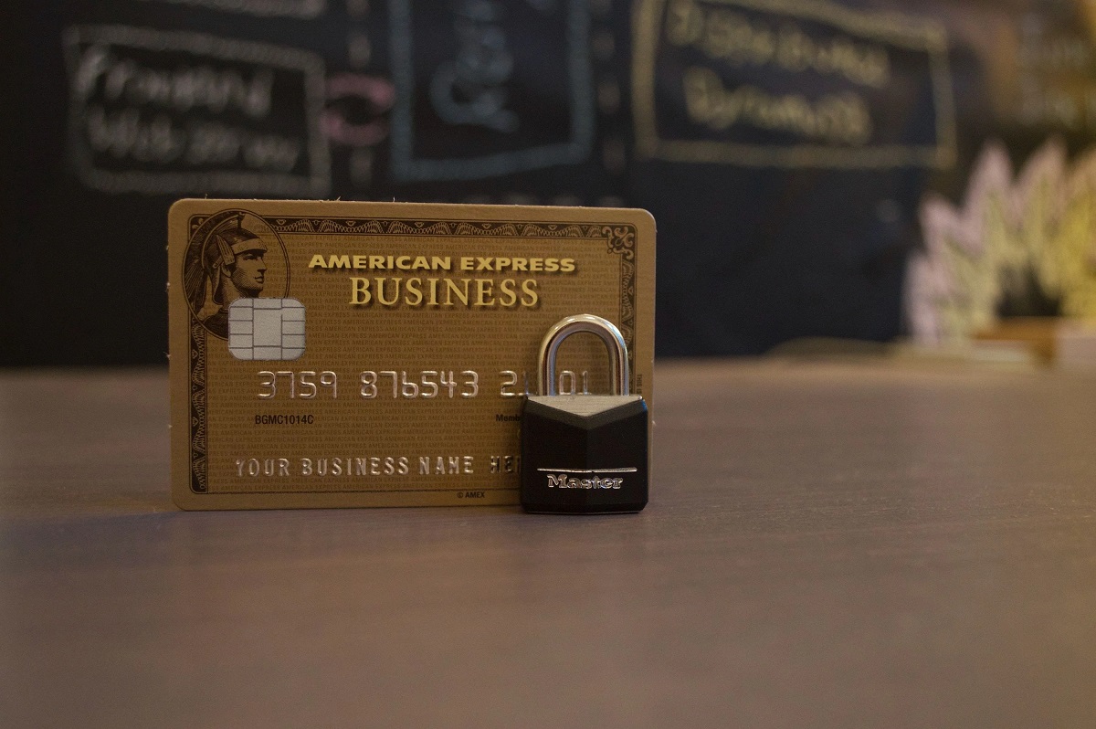 How To Protect Your Credit Cards From RFID