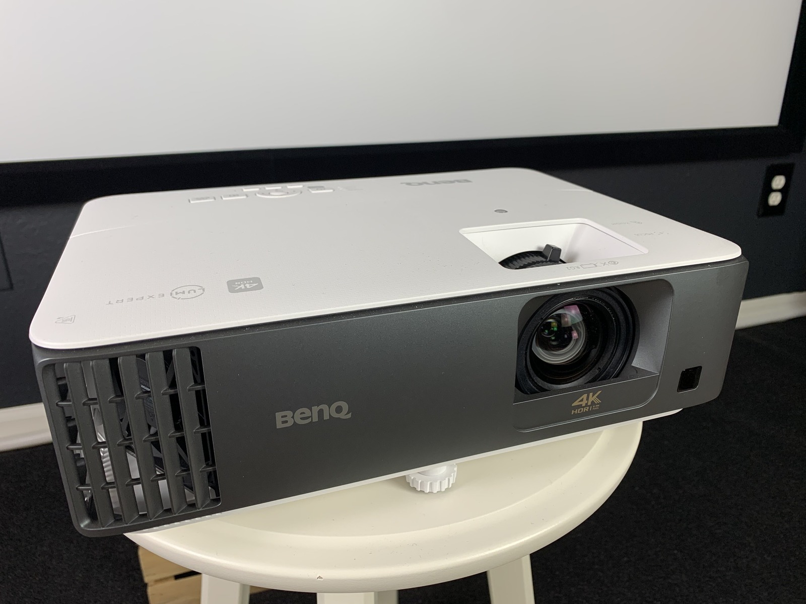How To Turn On Benq Projector