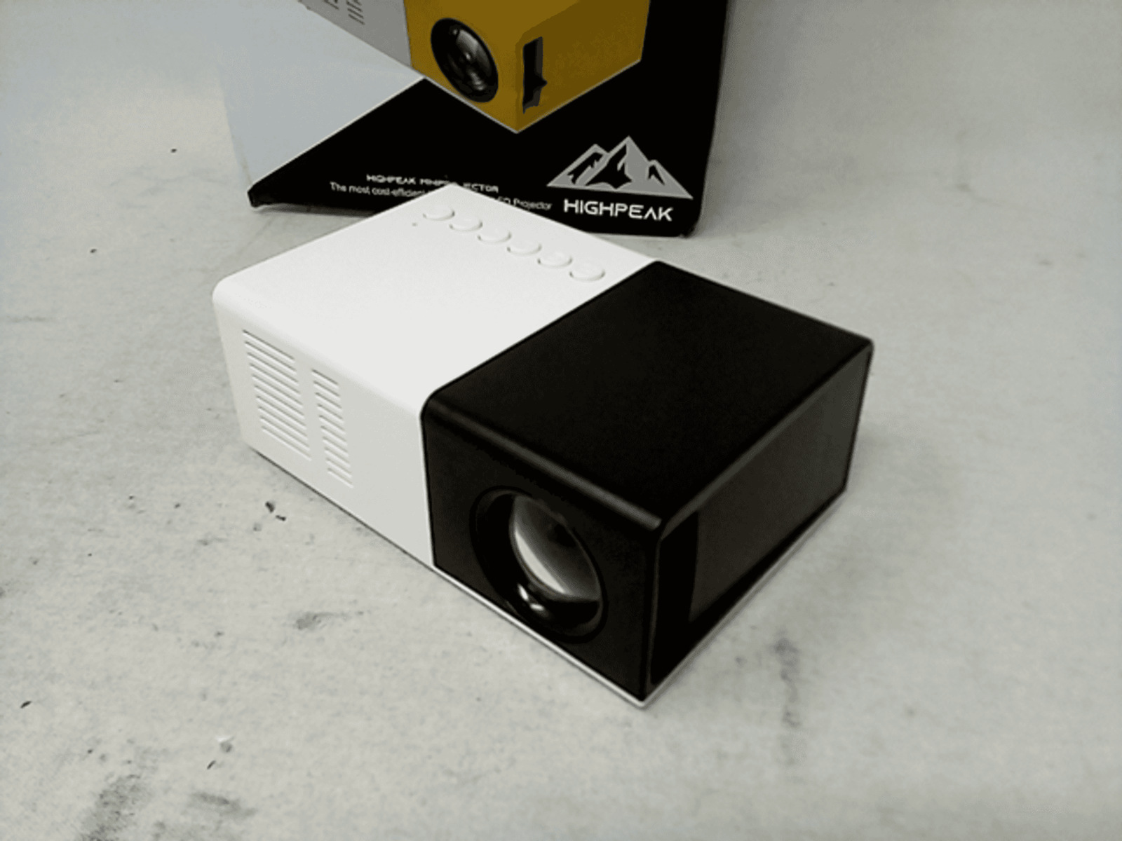 how-to-use-high-peak-mini-projector