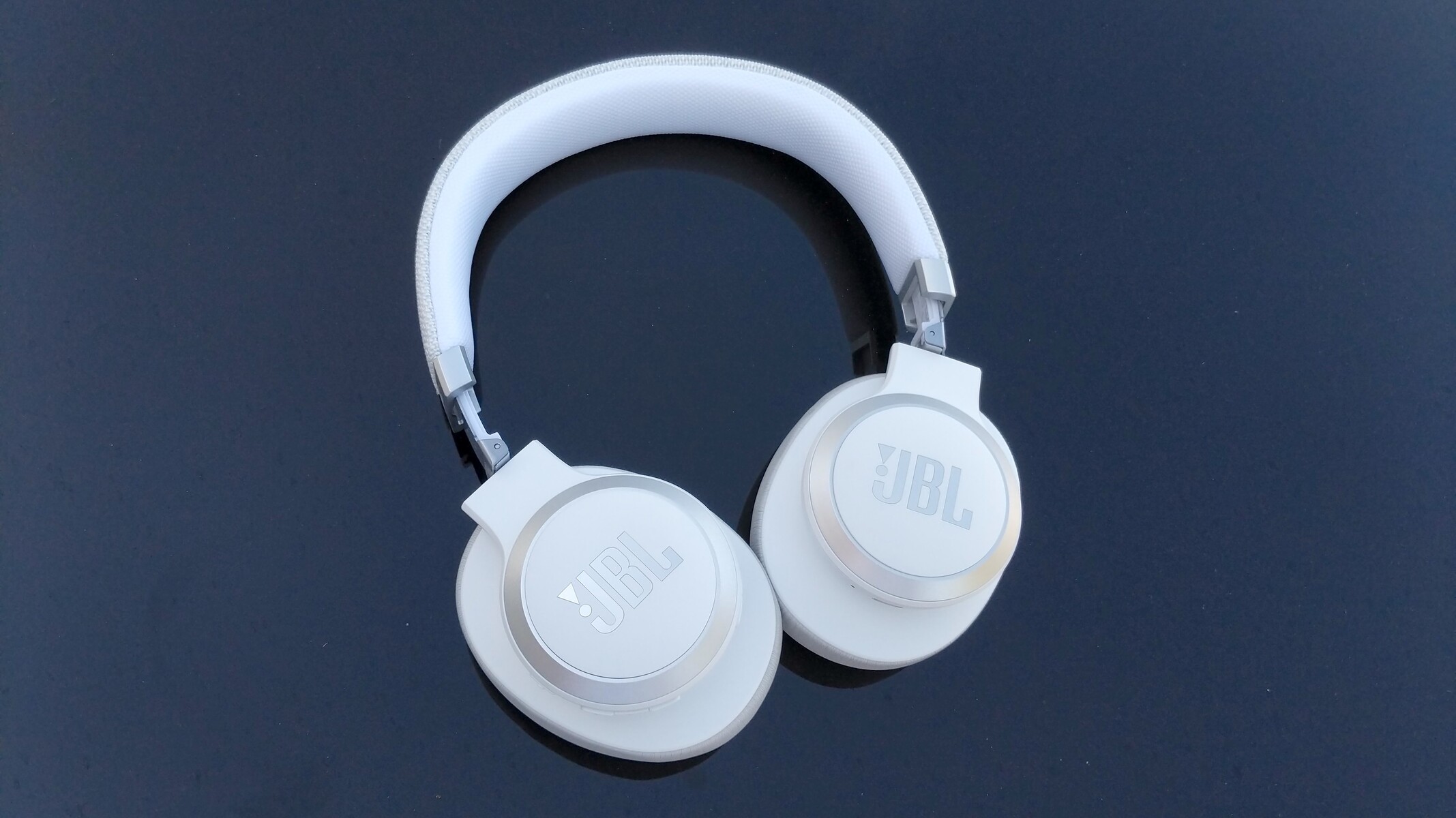 How To Use JBL Noise Cancelling Headphones