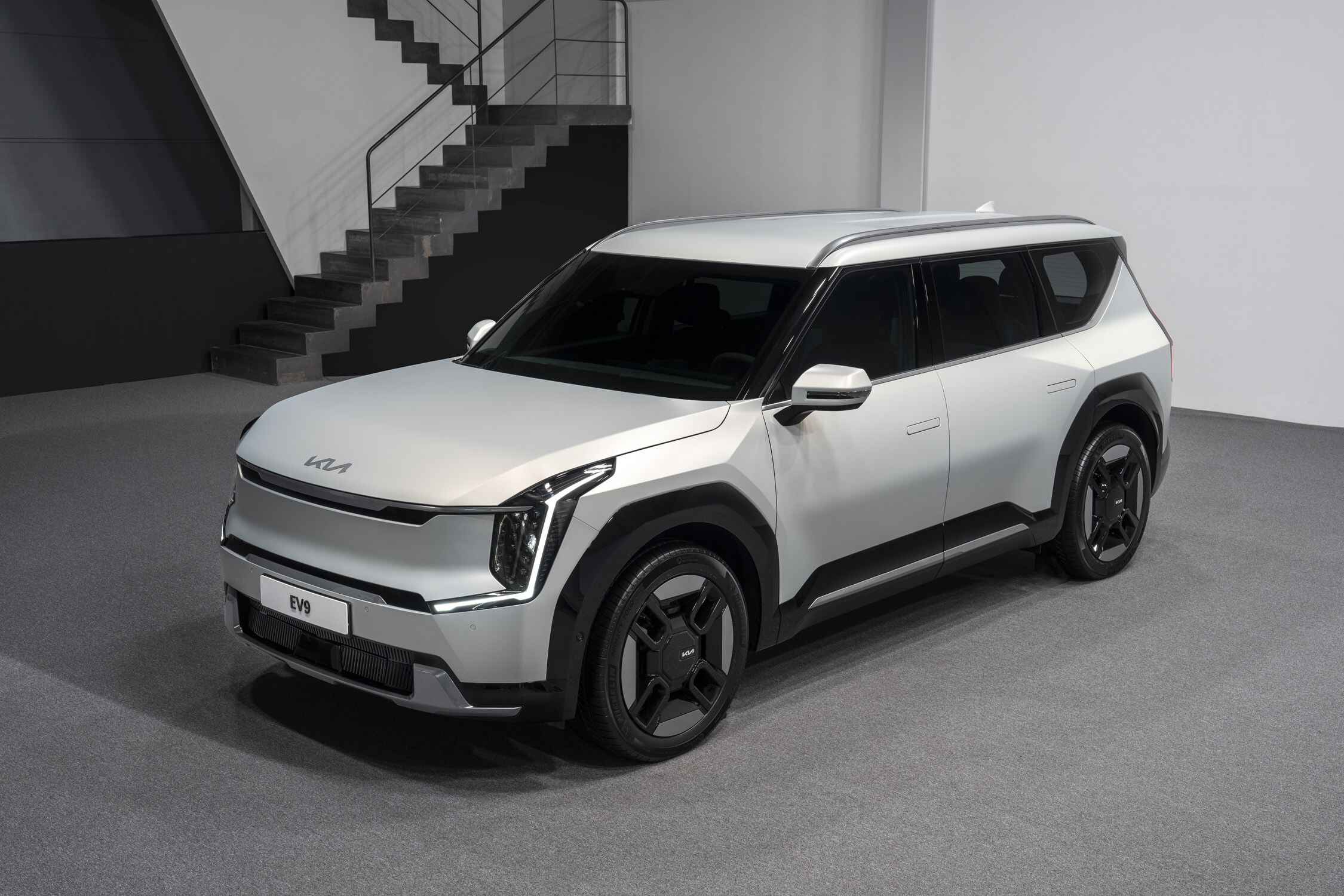 Kia Starts Taking Orders For Its Flagship All-Electric 2024 EV9 SUV