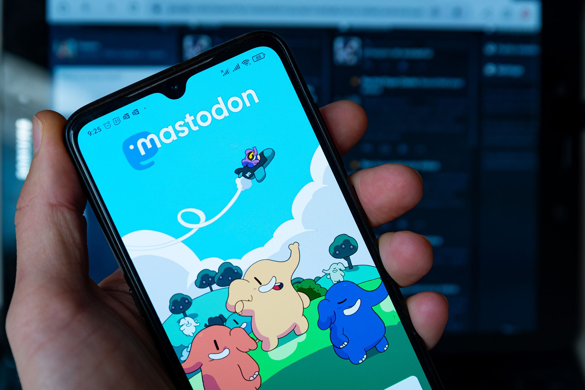 Mastodon Sees 488% Increase In Donations And Reaches 1.8 Million Monthly Active Users Amid Twitter Chaos
