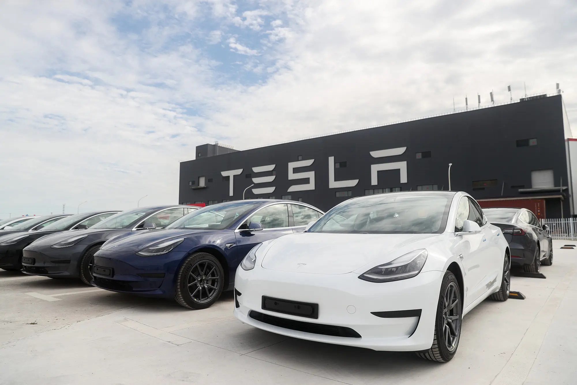 New Tesla Investigation By Feds Focuses On Vehicle Range And Personal Benefits