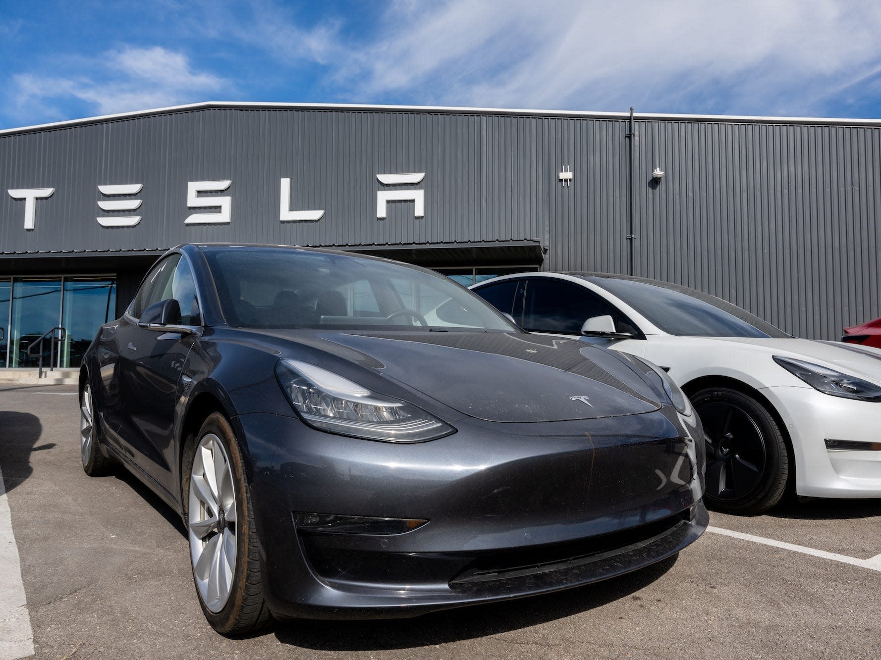 Tesla Urges Stricter Fuel Standards To Maintain EV Dominance