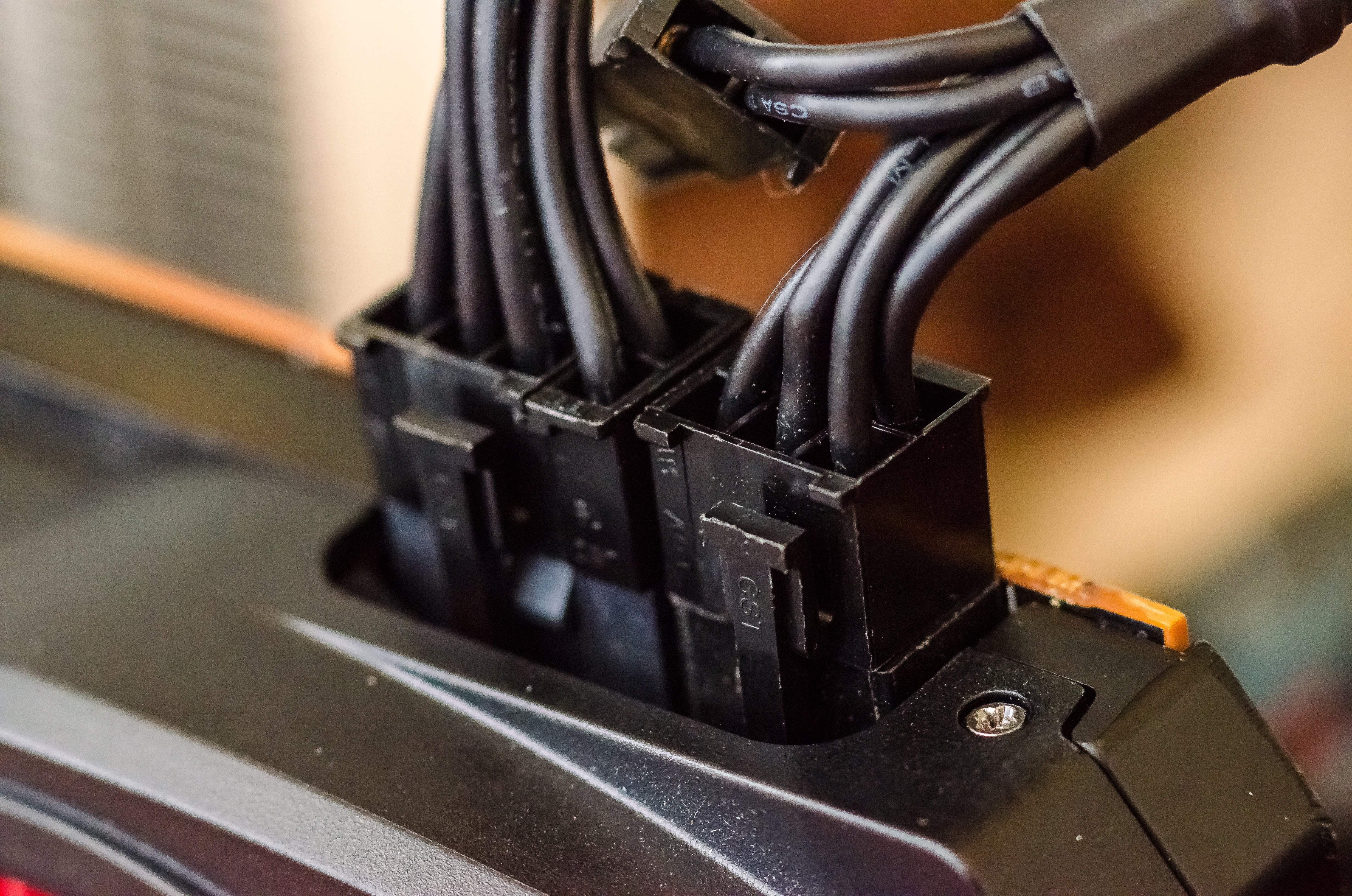 What Cables Plug Into Graphics Card