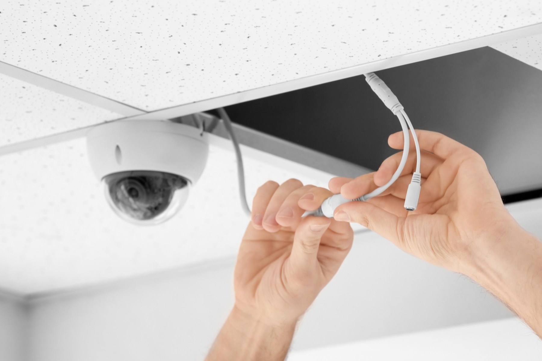 who-installs-home-security-cameras