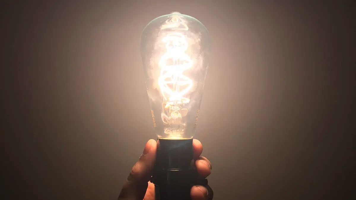 why-is-my-smart-light-bulb-flashing