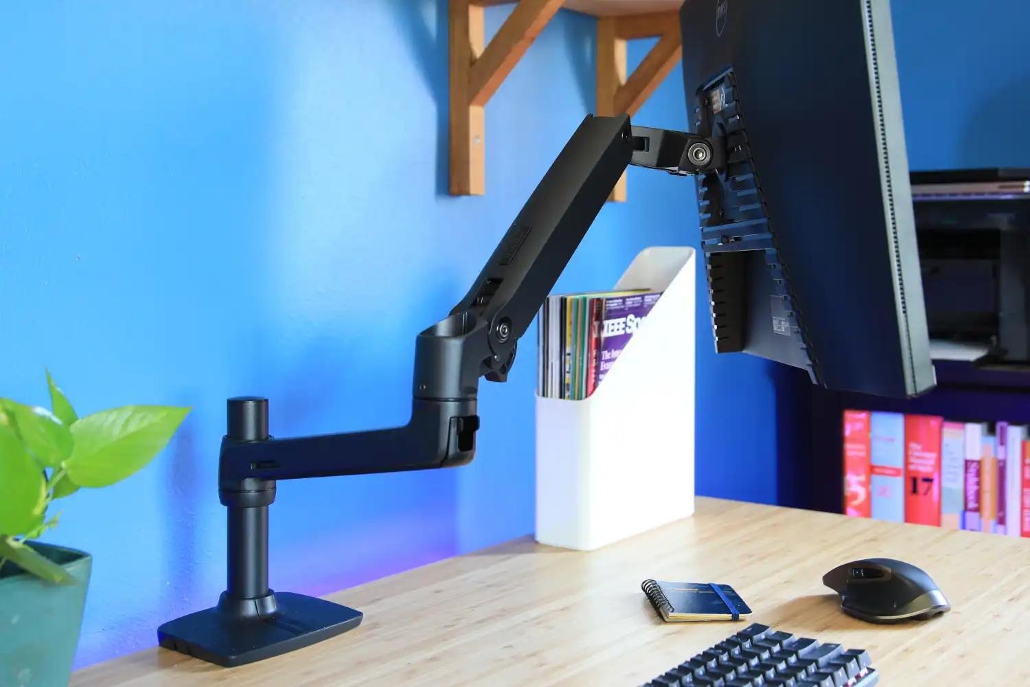 7 Best Gaming Monitor Mount For 2023