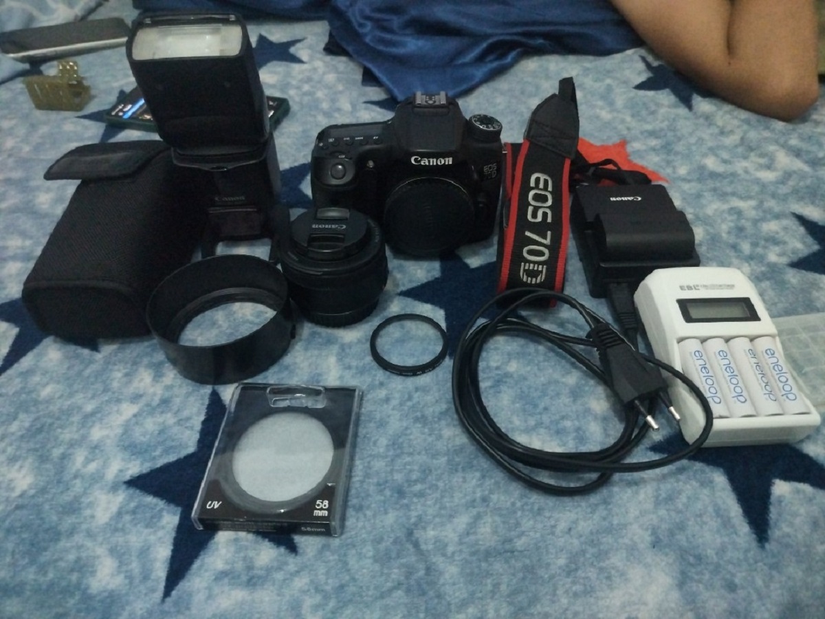 how-much-does-the-canon-eos-70d-digital-slr-camera-weigh