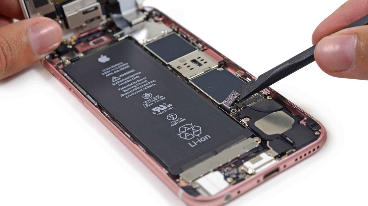 How Much RAM Does The IPhone 6S Have?