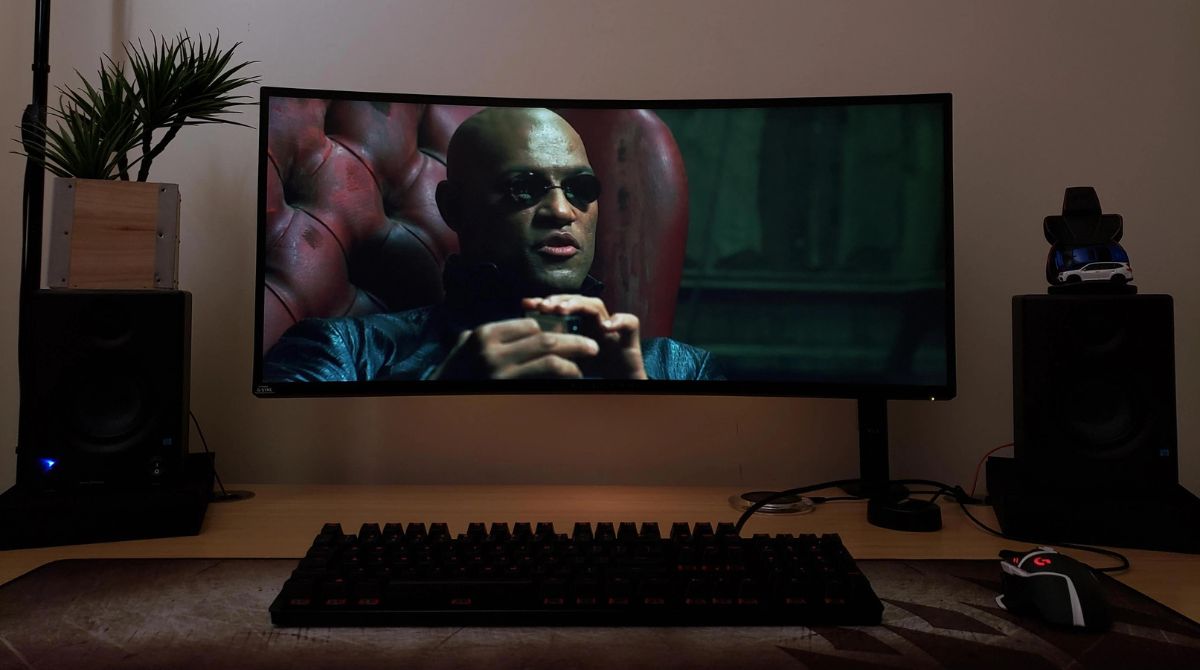 How To Avoid Black Bars On An Ultrawide Monitor