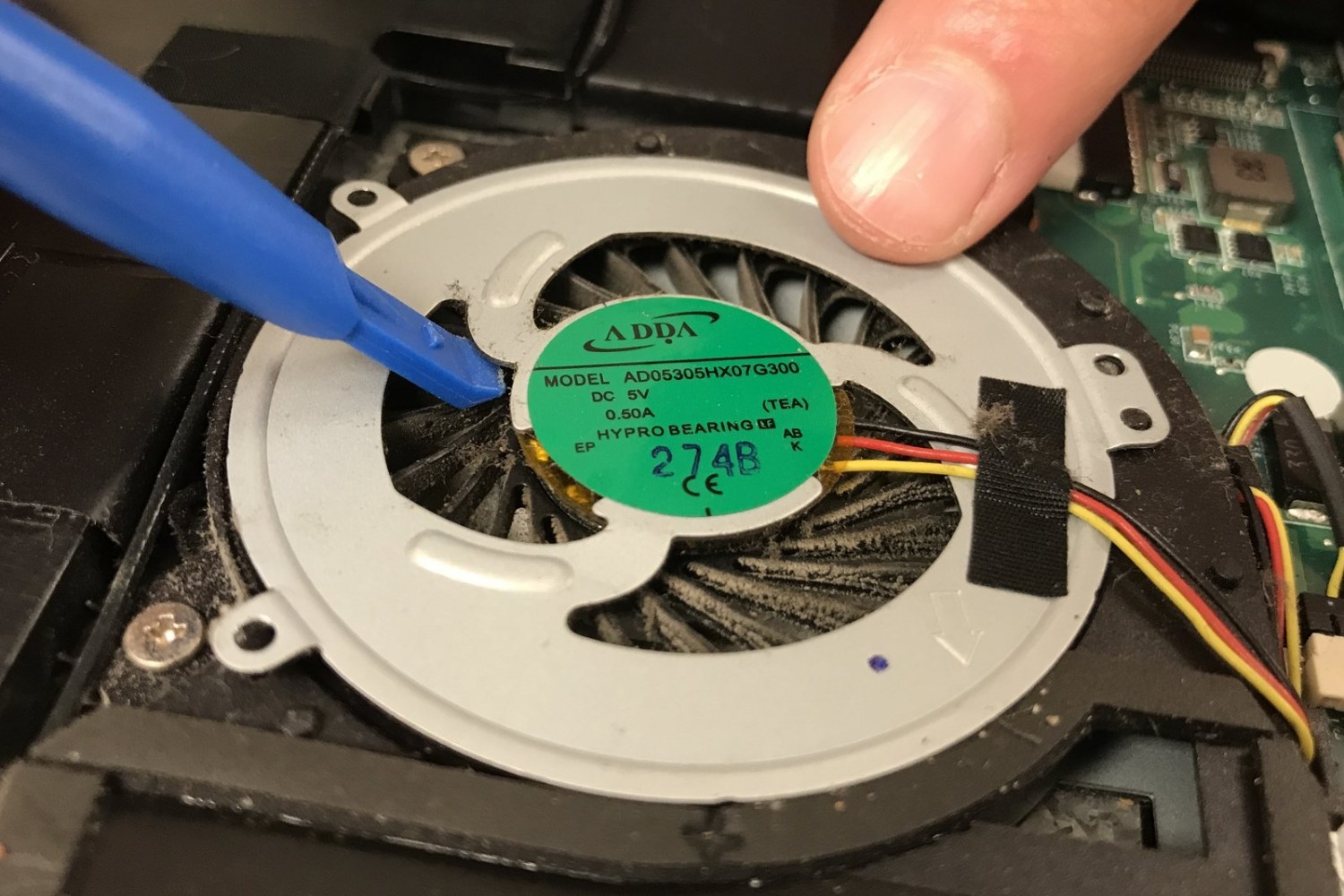 How To Clean The Fan In A Toshiba U840W Series Ultrabook