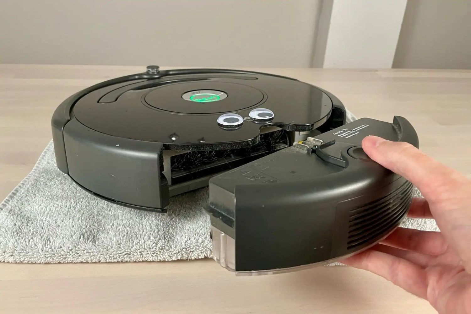 How To Empty A Robot Vacuum