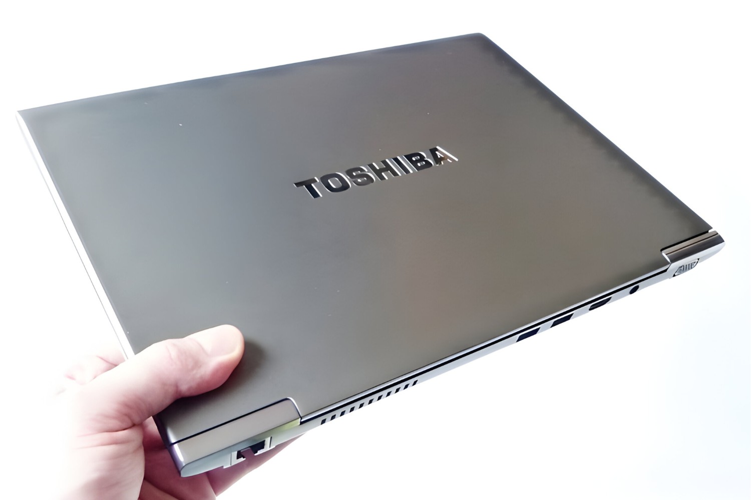 how-to-install-new-battery-in-toshiba-ultrabook