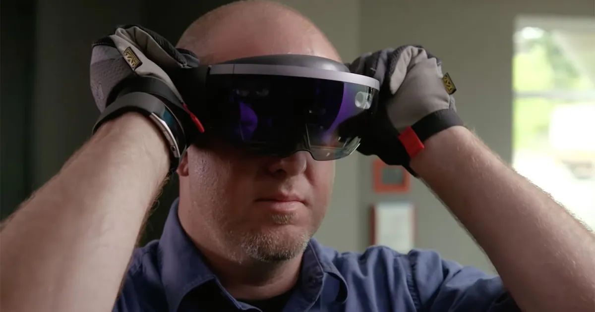 How To Know When HoloLens Is Charged