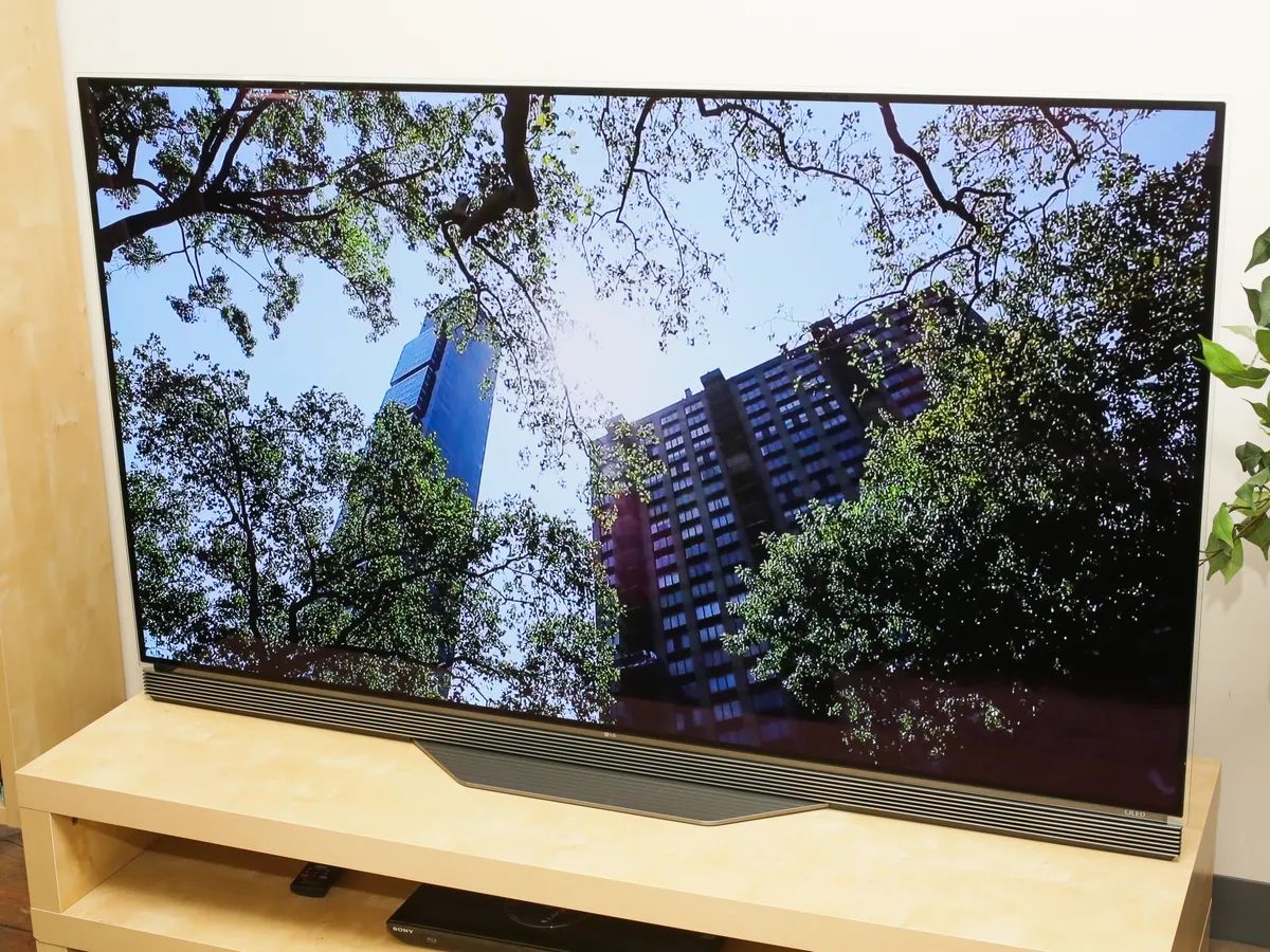 How To Mount An LG Electronics OLED55E6P Flat 55-Inch 4K Ultra HD Smart OLED TV (2016 Model)