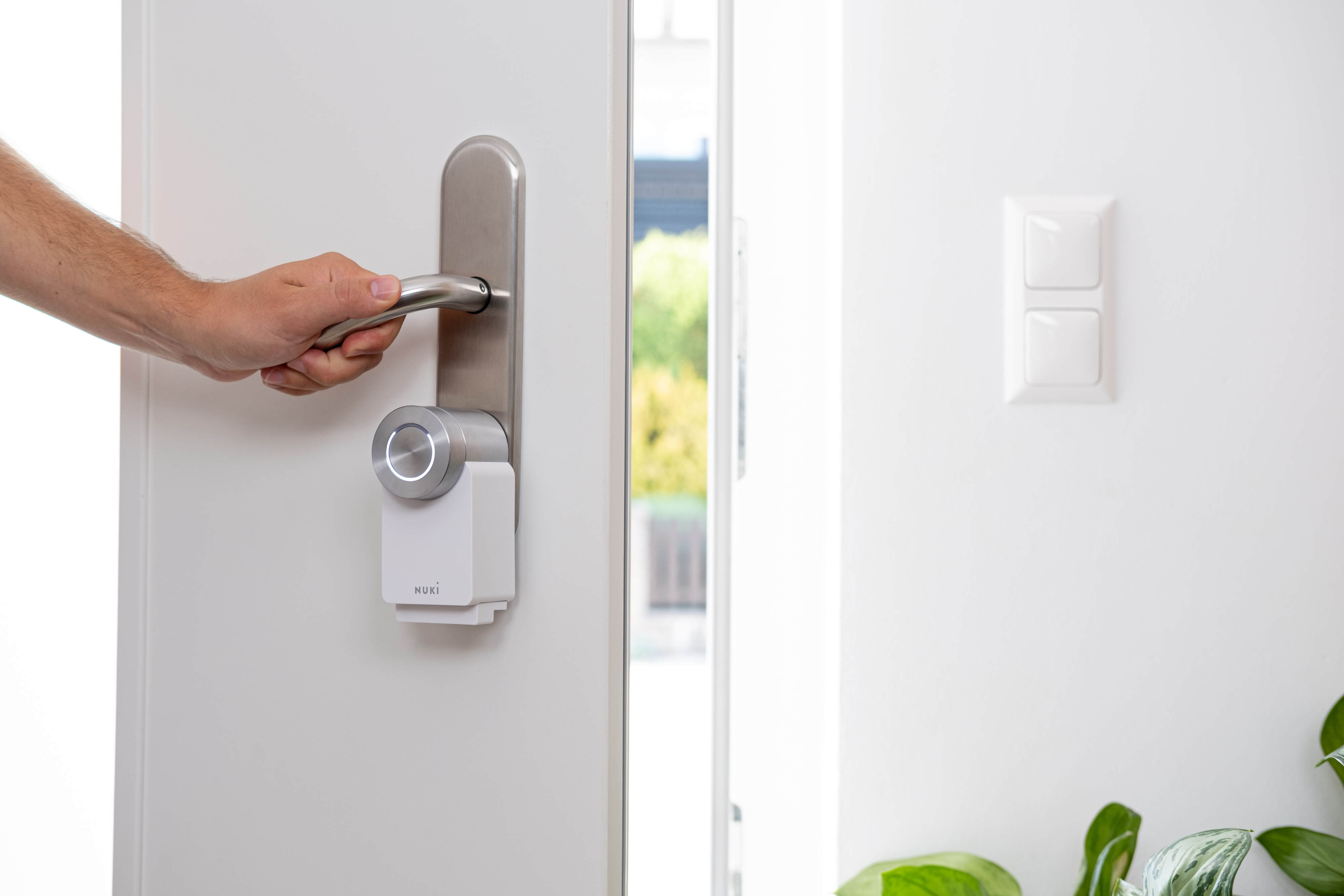 how-to-open-my-smart-door-lock