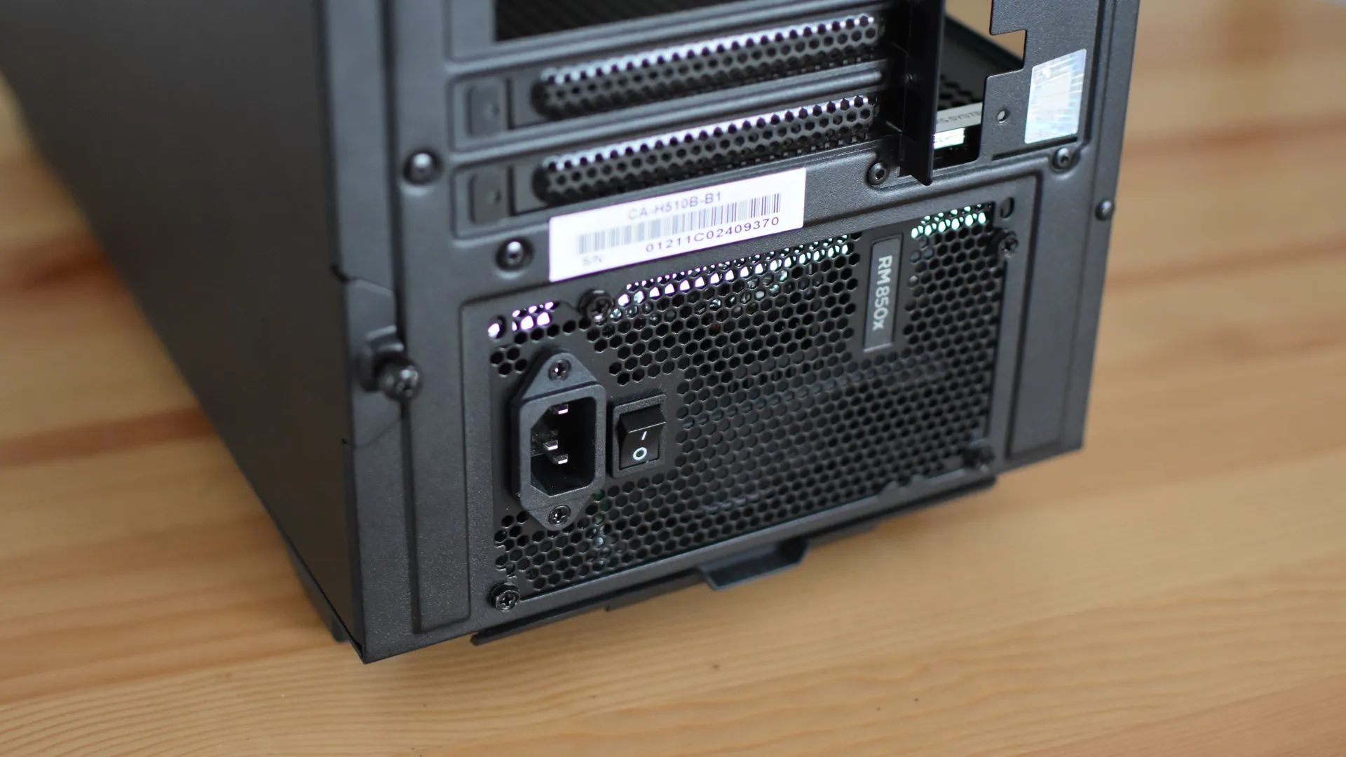 how-to-put-power-supply-in-pc-case