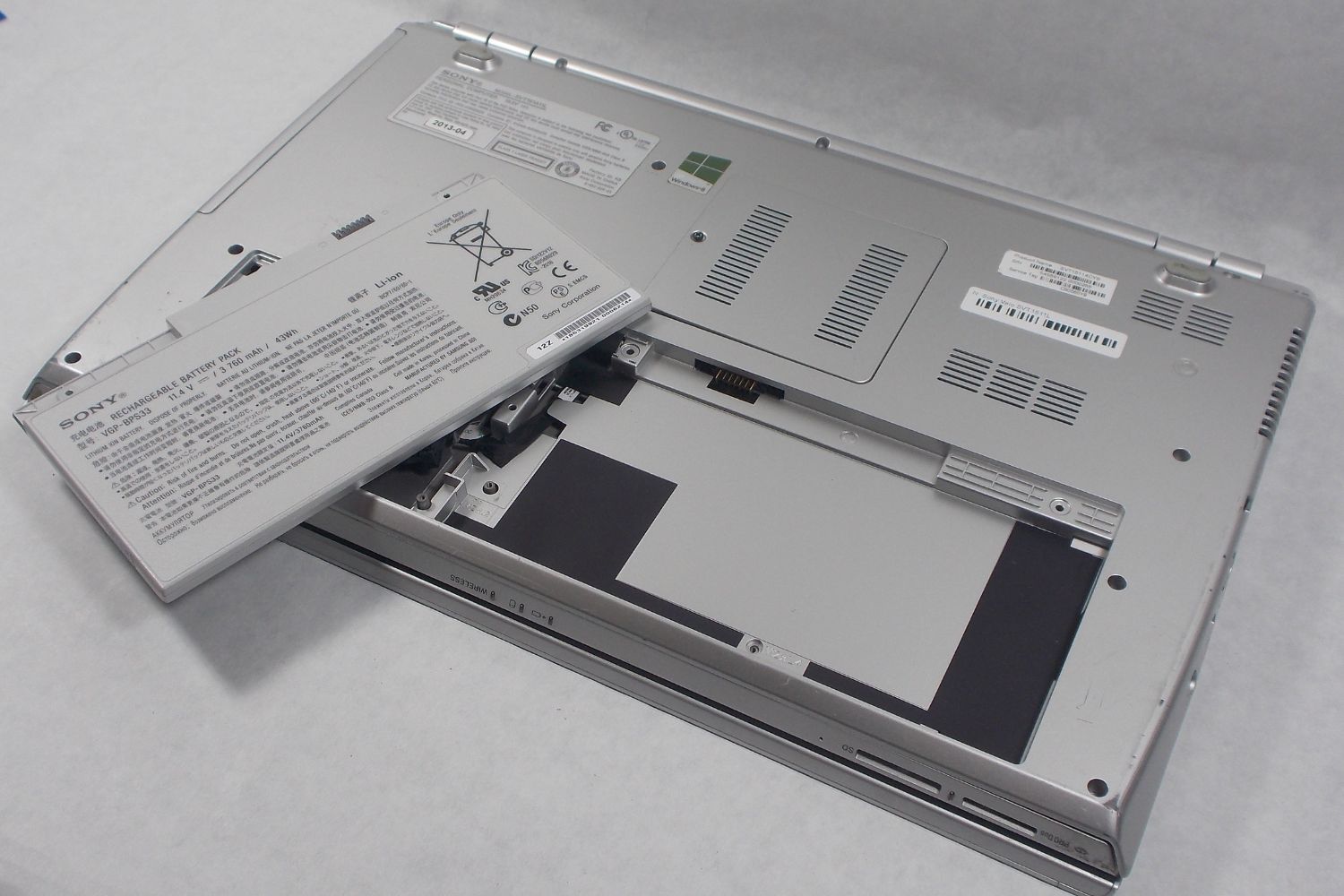 How To Remove Battery From Sony VAIO Ultrabook