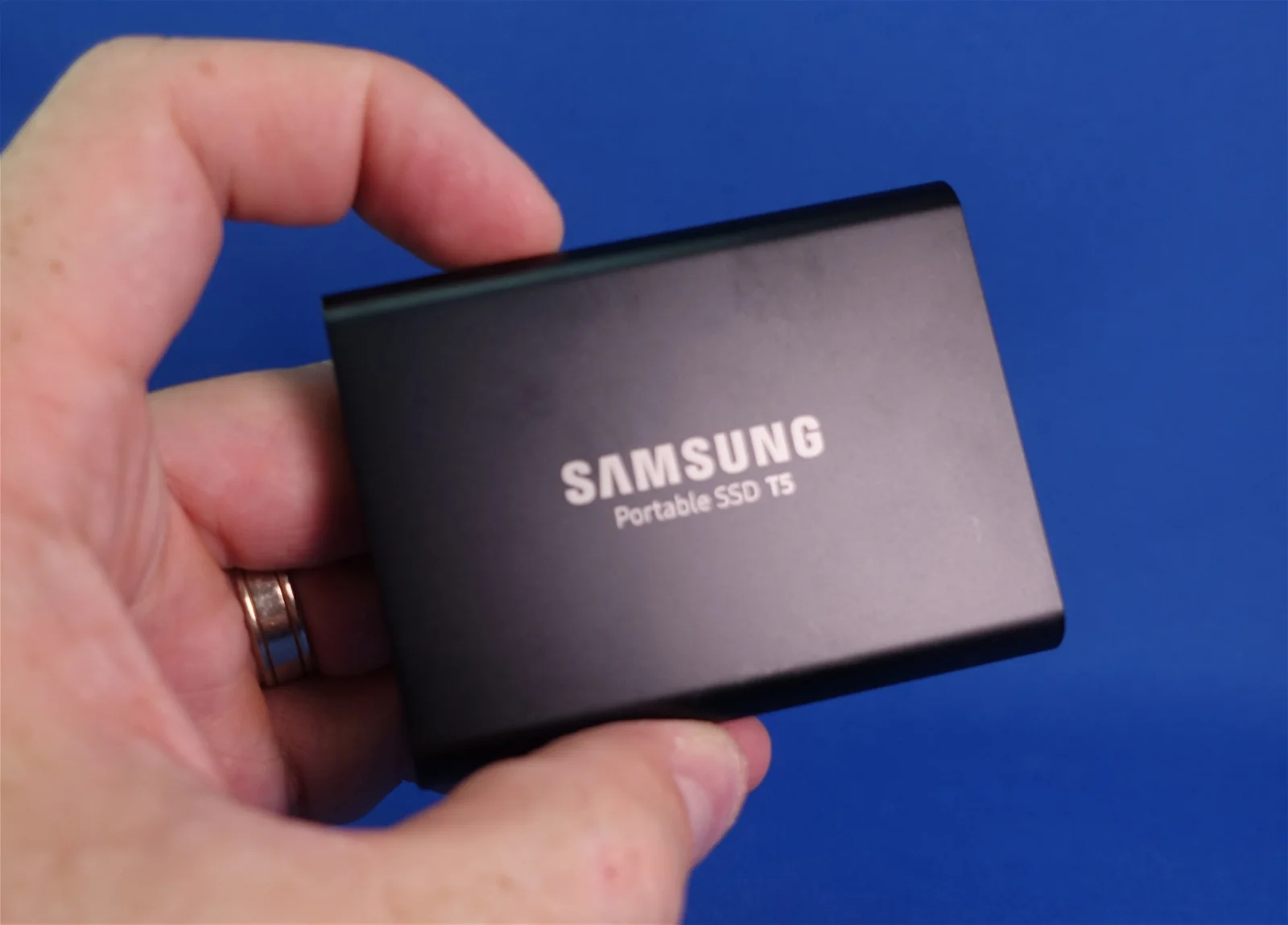 How To Use The Samsung Portable SSD T5