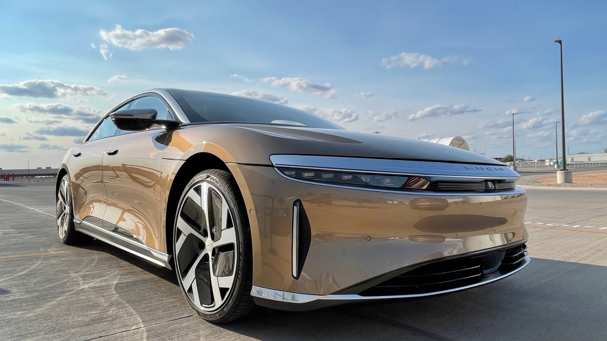 lucid-embraces-teslas-charging-standard-expanding-charging-options-for-luxury-ev-owners