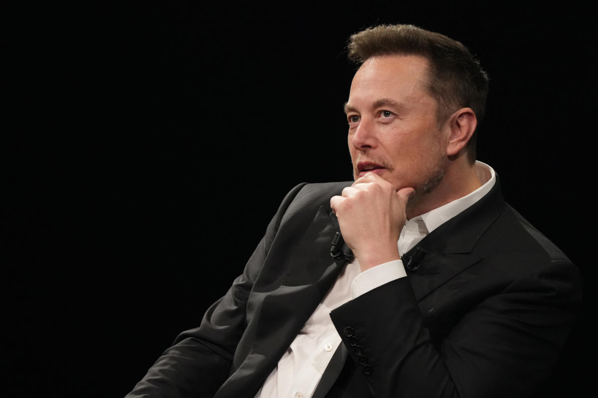 New AI Chatbot, Grok, To Provide Early Access To Twitter Subscribers: Elon Musk