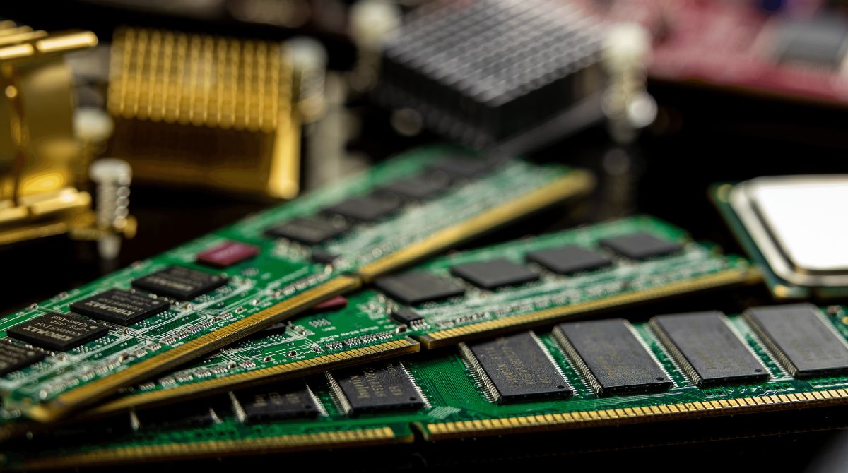 What Is The Difference Between RAM And ROM Memory?