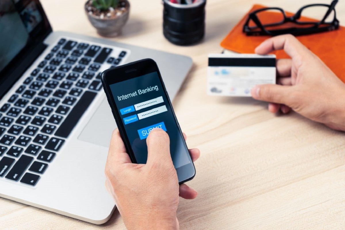 What Makes Mobile Banking Somewhat Less Secure Than Regular Online Banking?