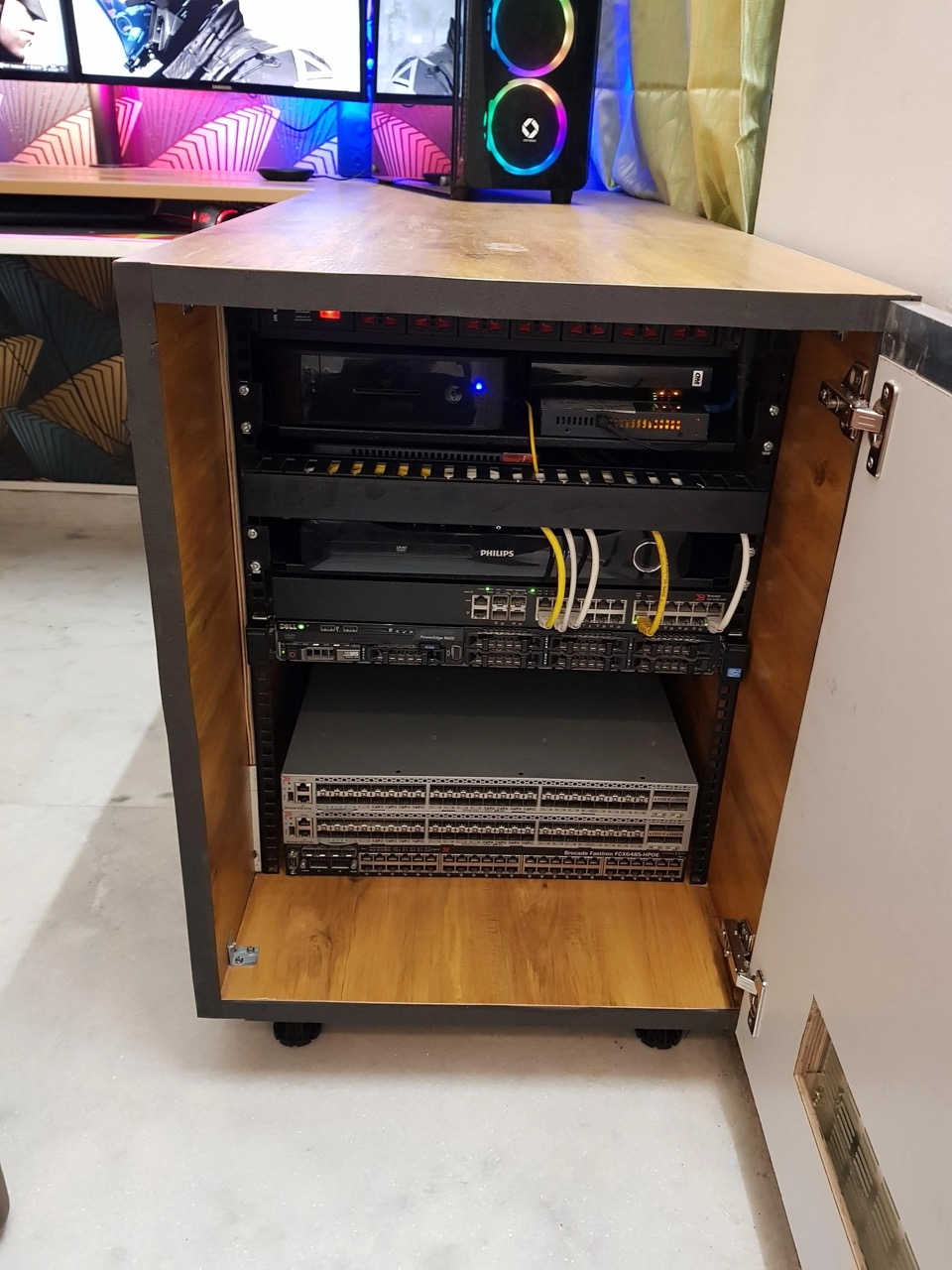 5-amazing-under-desk-server-rack-for-2023