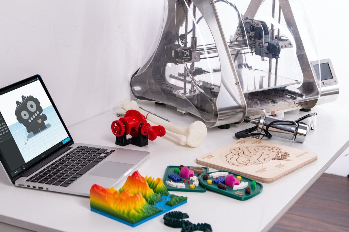 7 Amazing Maker Ultimate 3D Printer For 2024