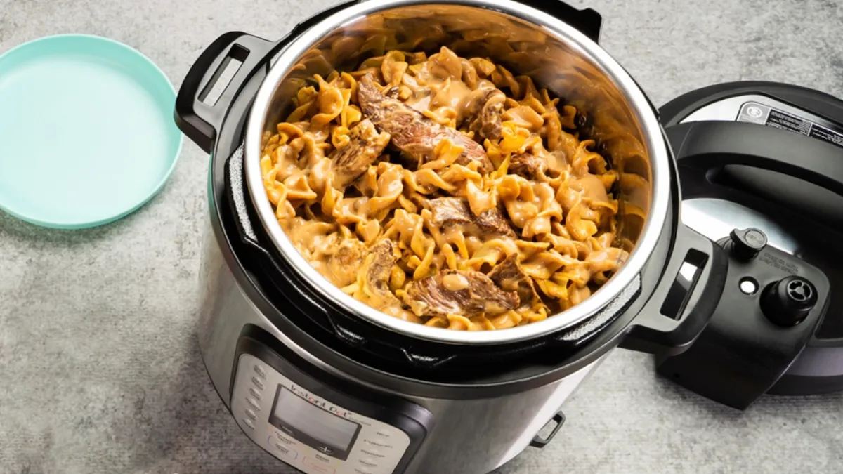 Auto-iQ 6 Qt. Silver Electric Multi-Cooker with Built-In Timer and  Programmable Settings in 2023