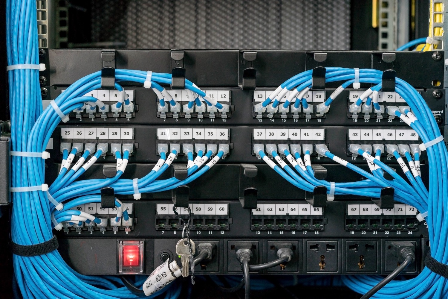 7 Best Server Rack Cable Management For 2024