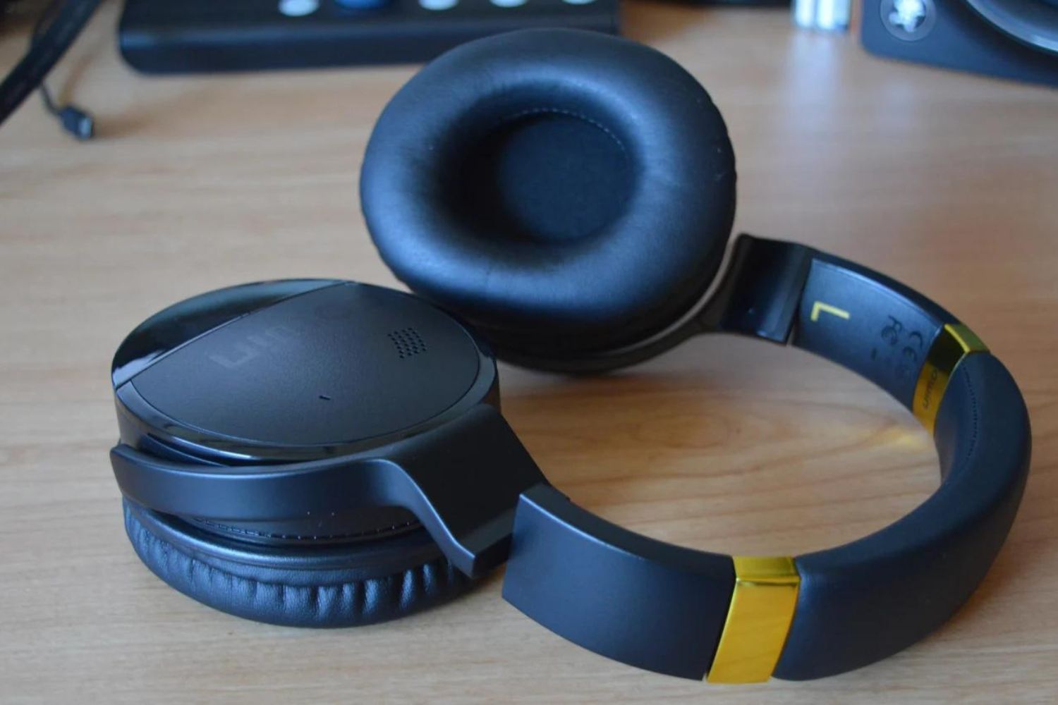 cowin-noise-cancelling-headphones-how-to-use