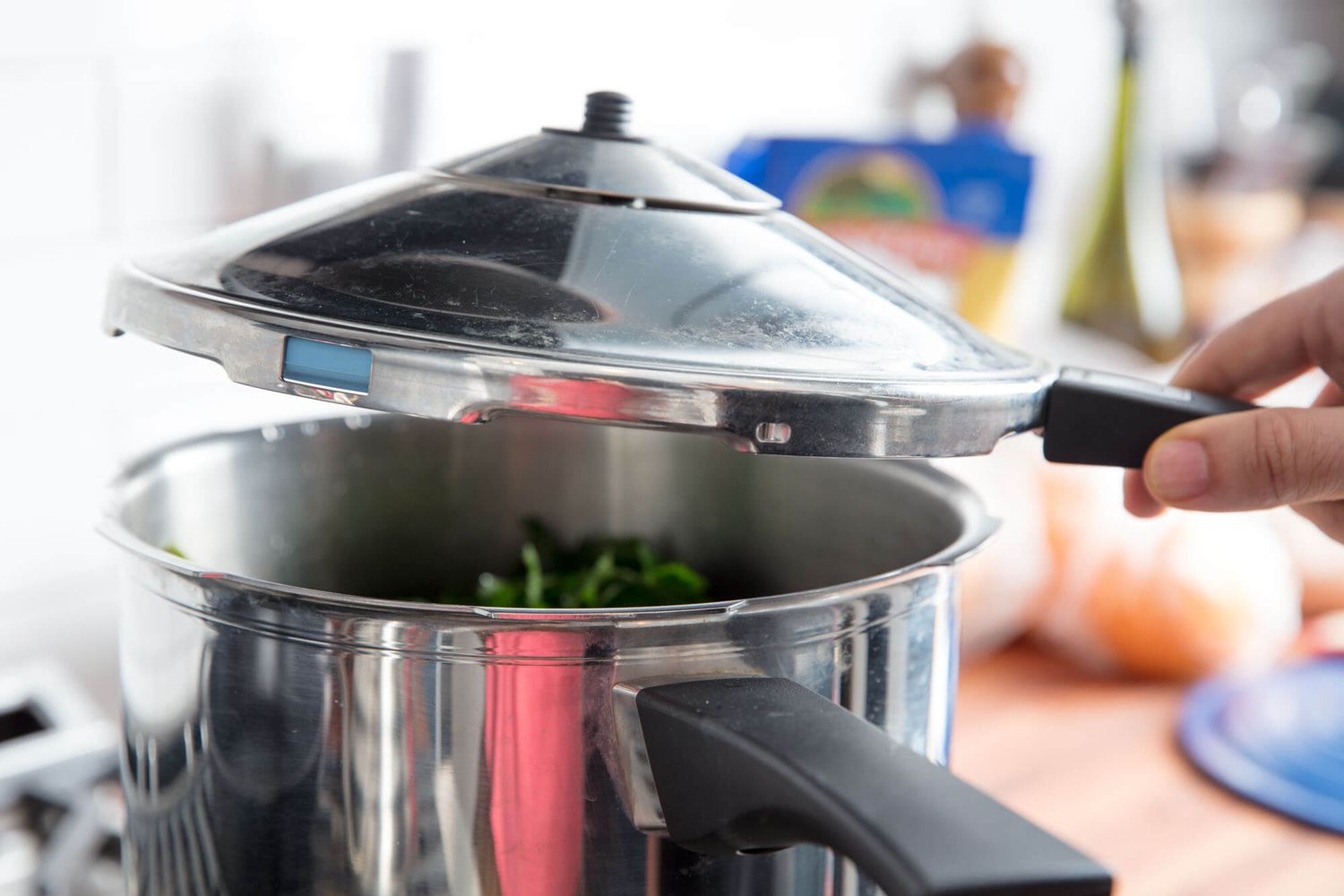 How Does An Electric Pressure Cooker Work