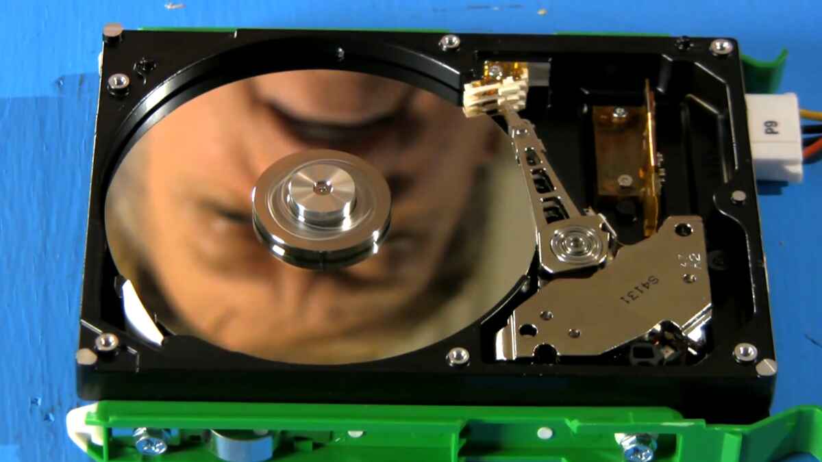 How Does The Hard Disk Drive Works