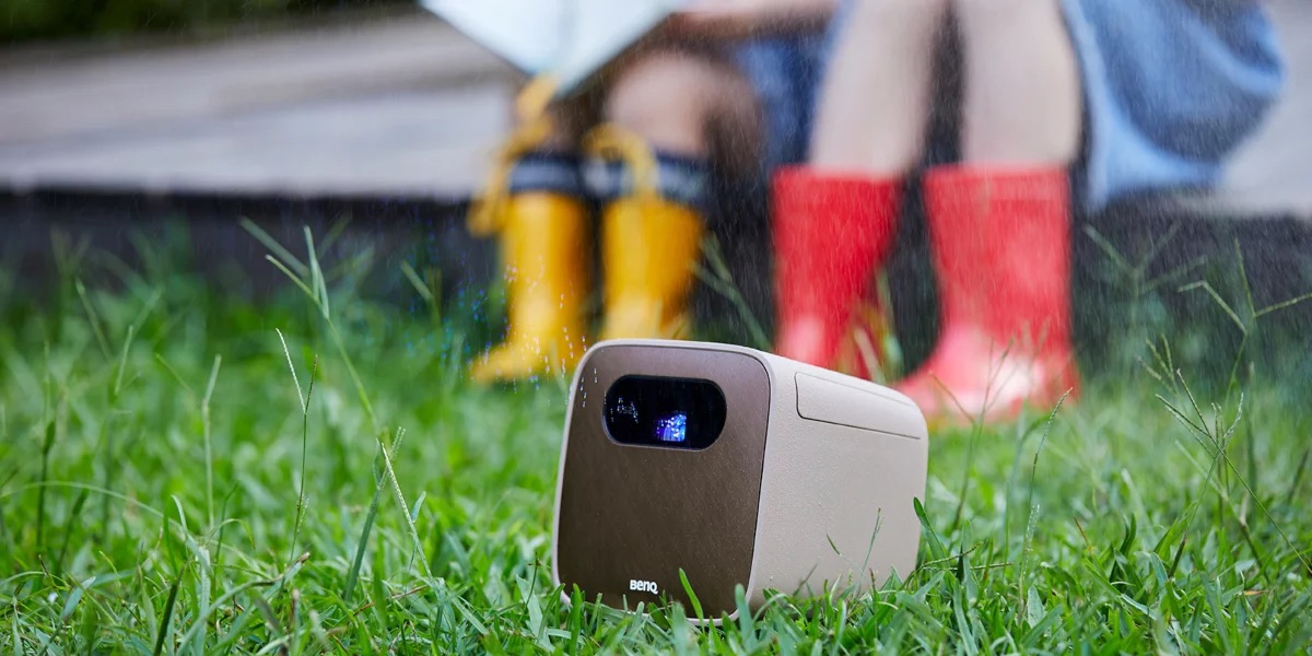 how-many-lumens-do-you-need-for-a-portable-projector