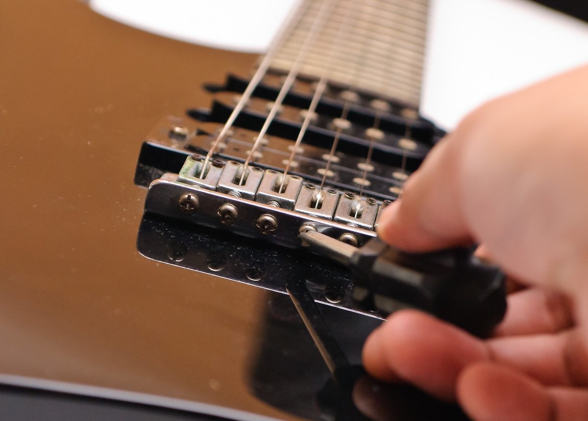 How To Adjust Intonation On An Electric Guitar