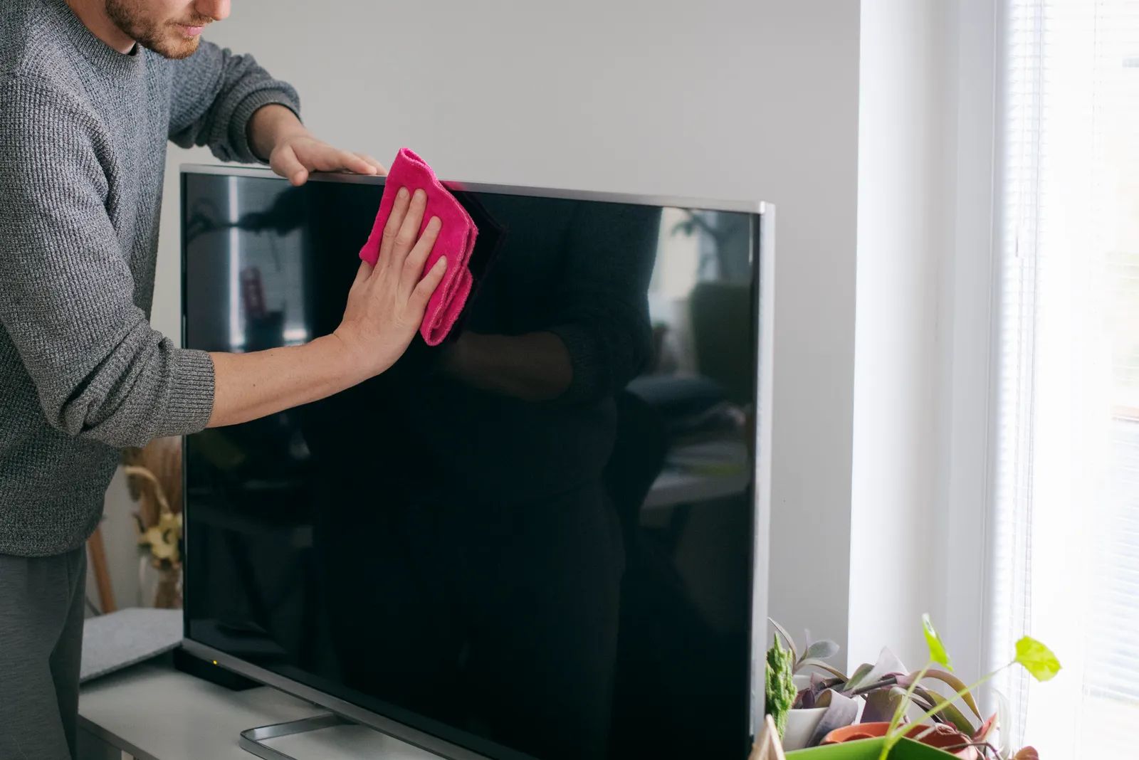 How To Clean Samsung LED TV