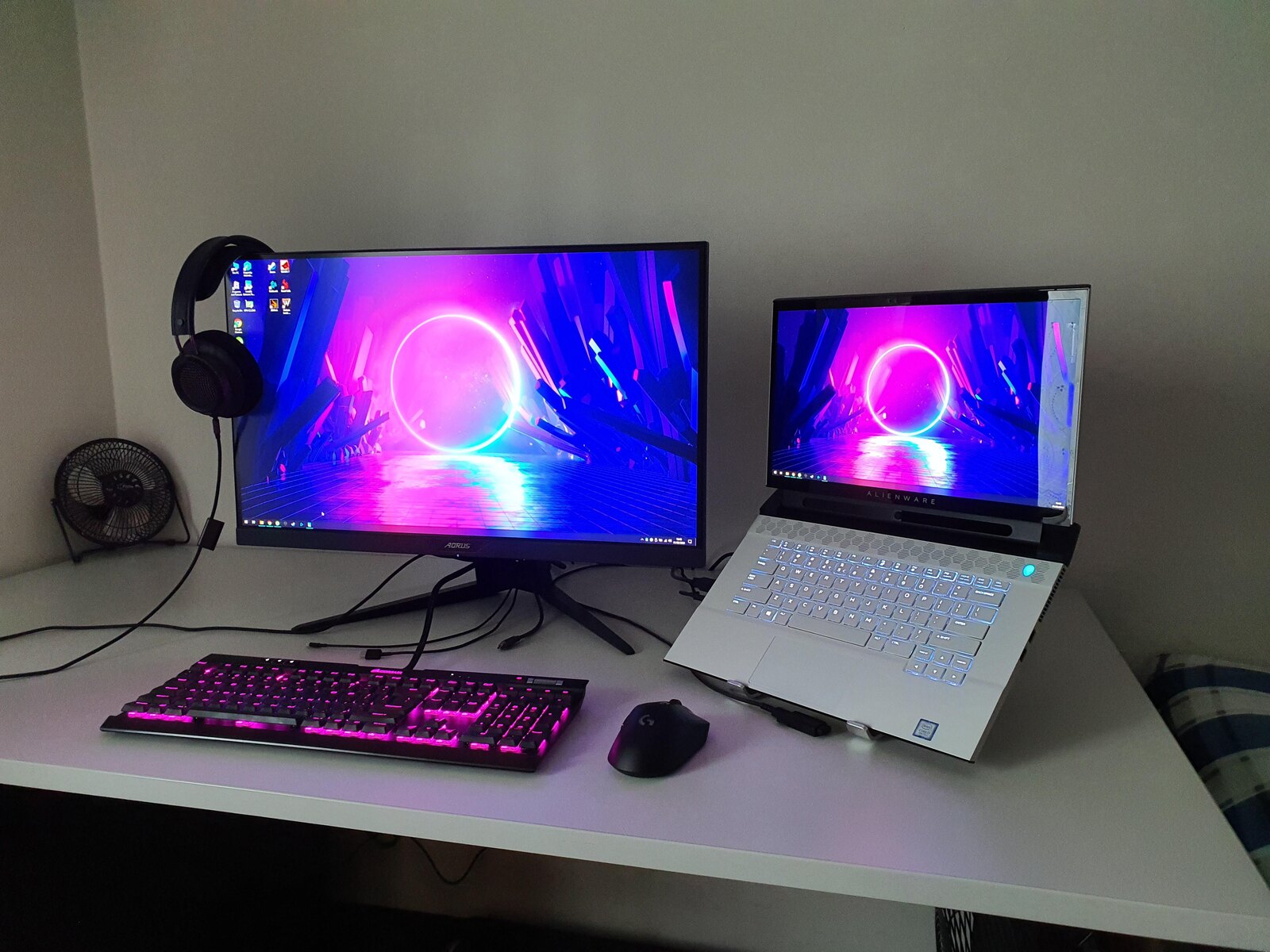 Connect Your Laptop to Multiple Gaming Monitors