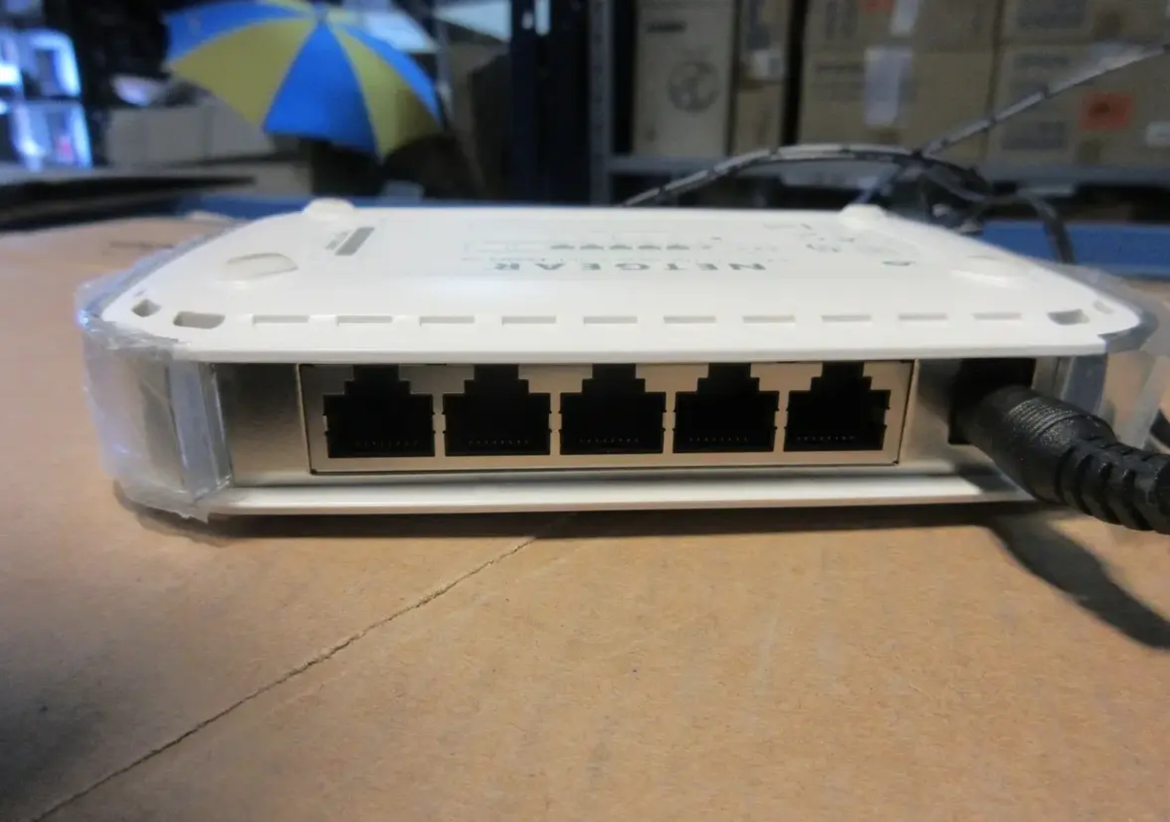 How To Connect A Netgear FS605 V3 5-Port 10/100 Mbps Network Switch