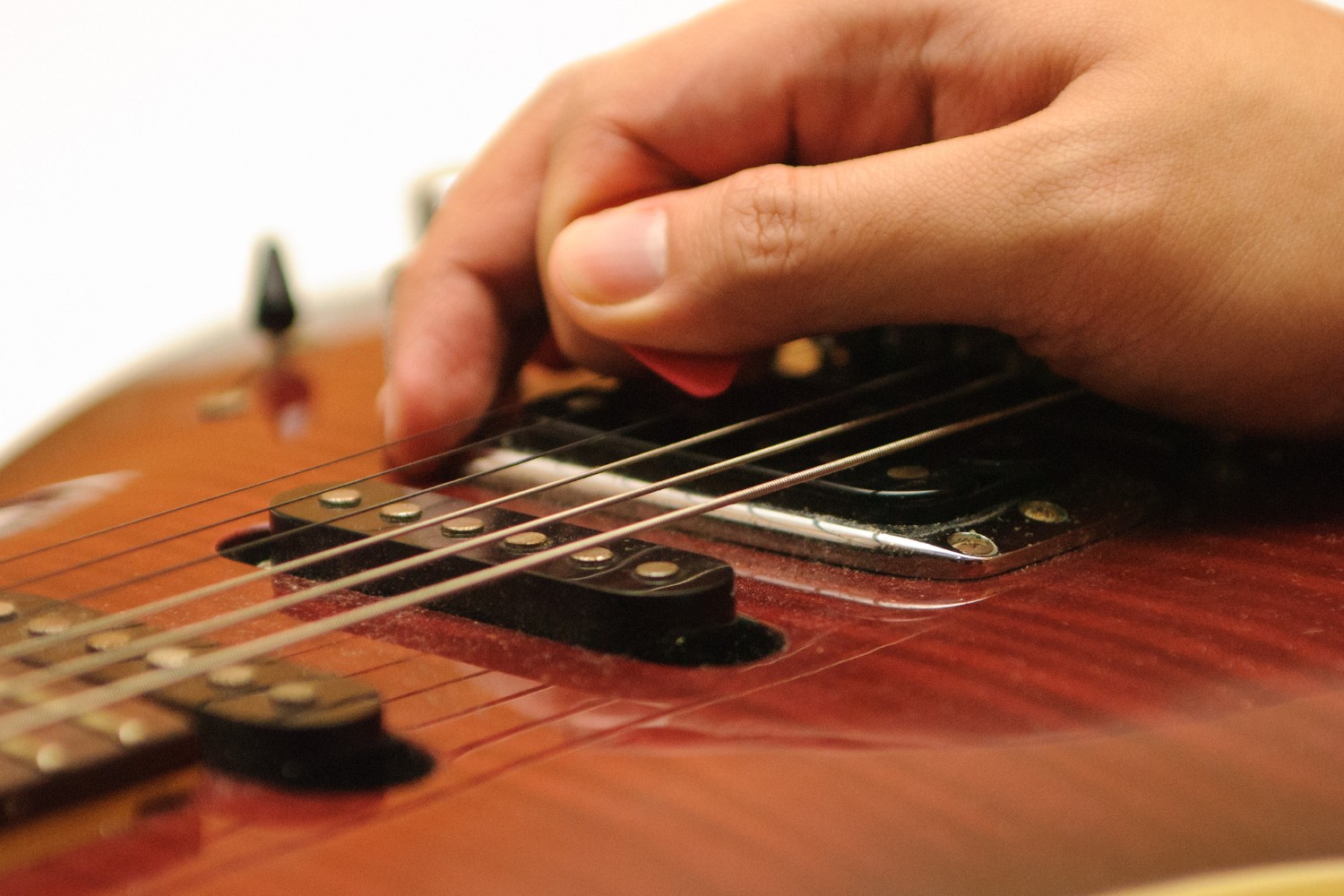 how-to-do-pinch-harmonics-on-an-electric-guitar