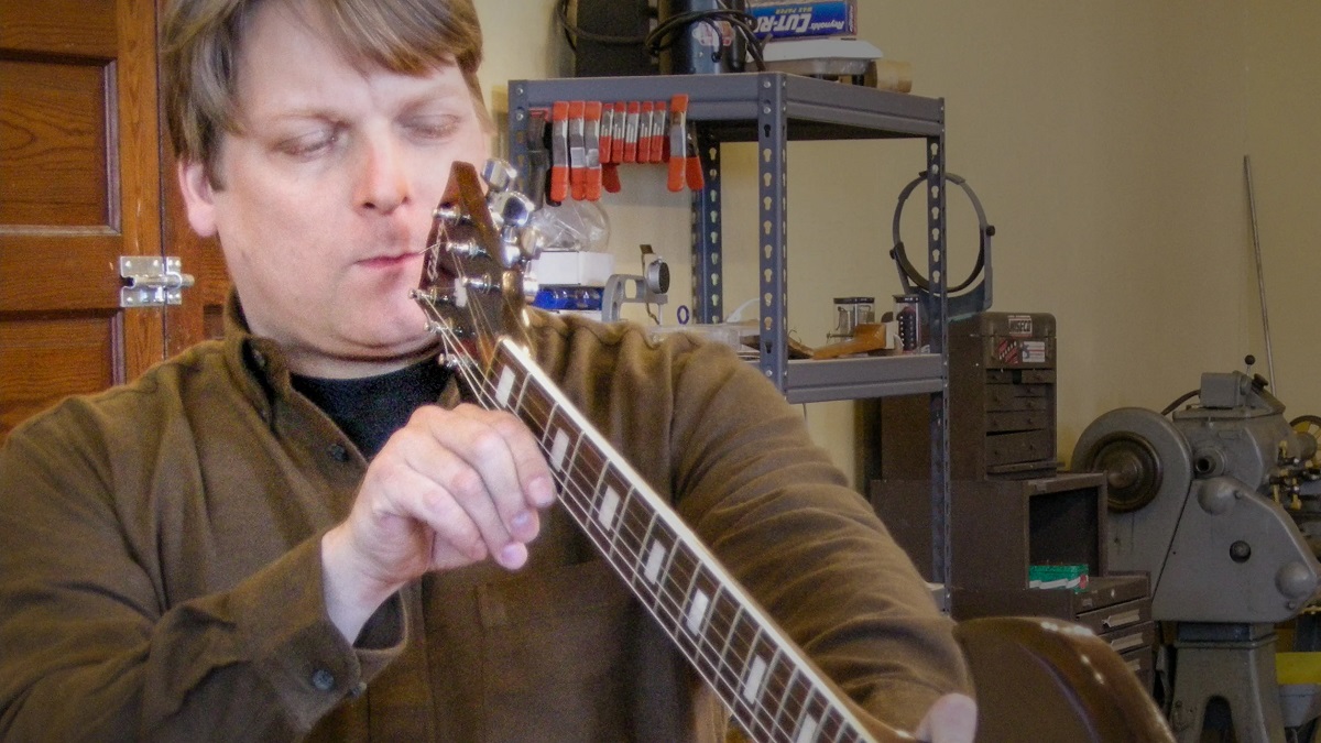 How To Fix A Bent Electric Guitar Neck