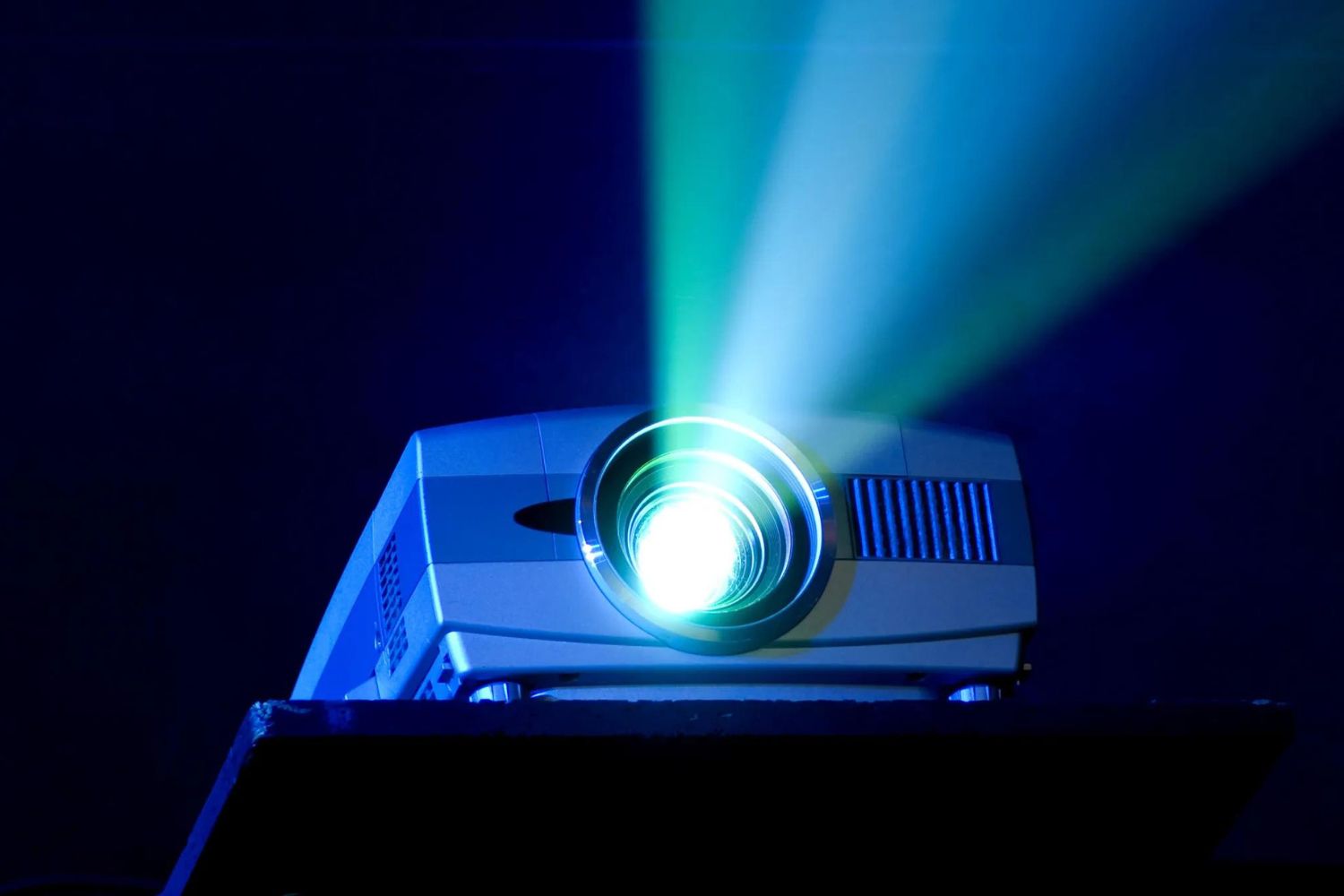 How To Hook Up A Home Theater Projector To Your Cable Network