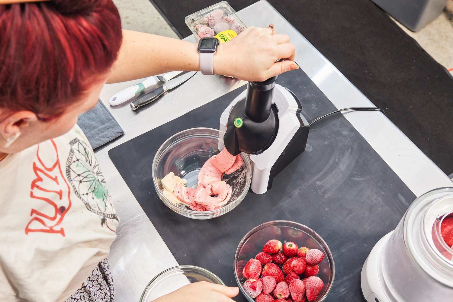 how-to-make-strawberry-ice-cream-in-an-ice-cream-maker