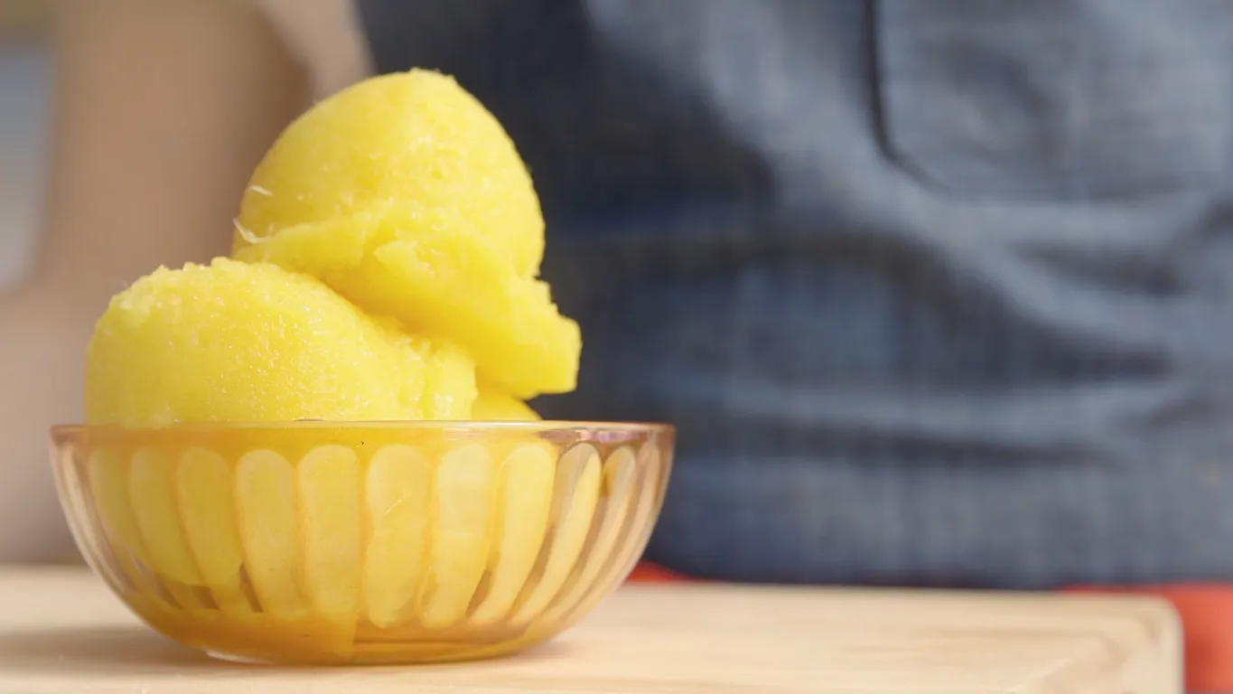 How To Make Sugar-Free Mango Sorbet Without An Ice Cream Maker