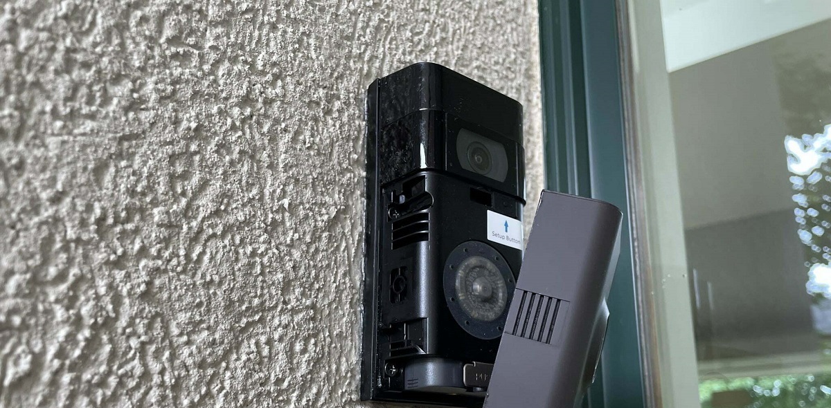 How To Open The Cover Of The Ring Video Doorbell 2 To Recharge The Battery?