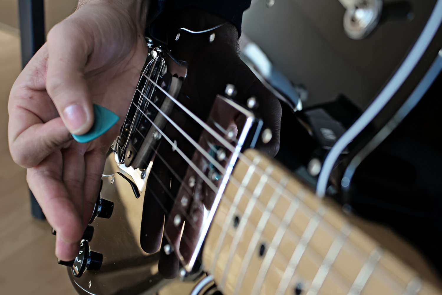 How To Palm Mute On Electric Guitar
