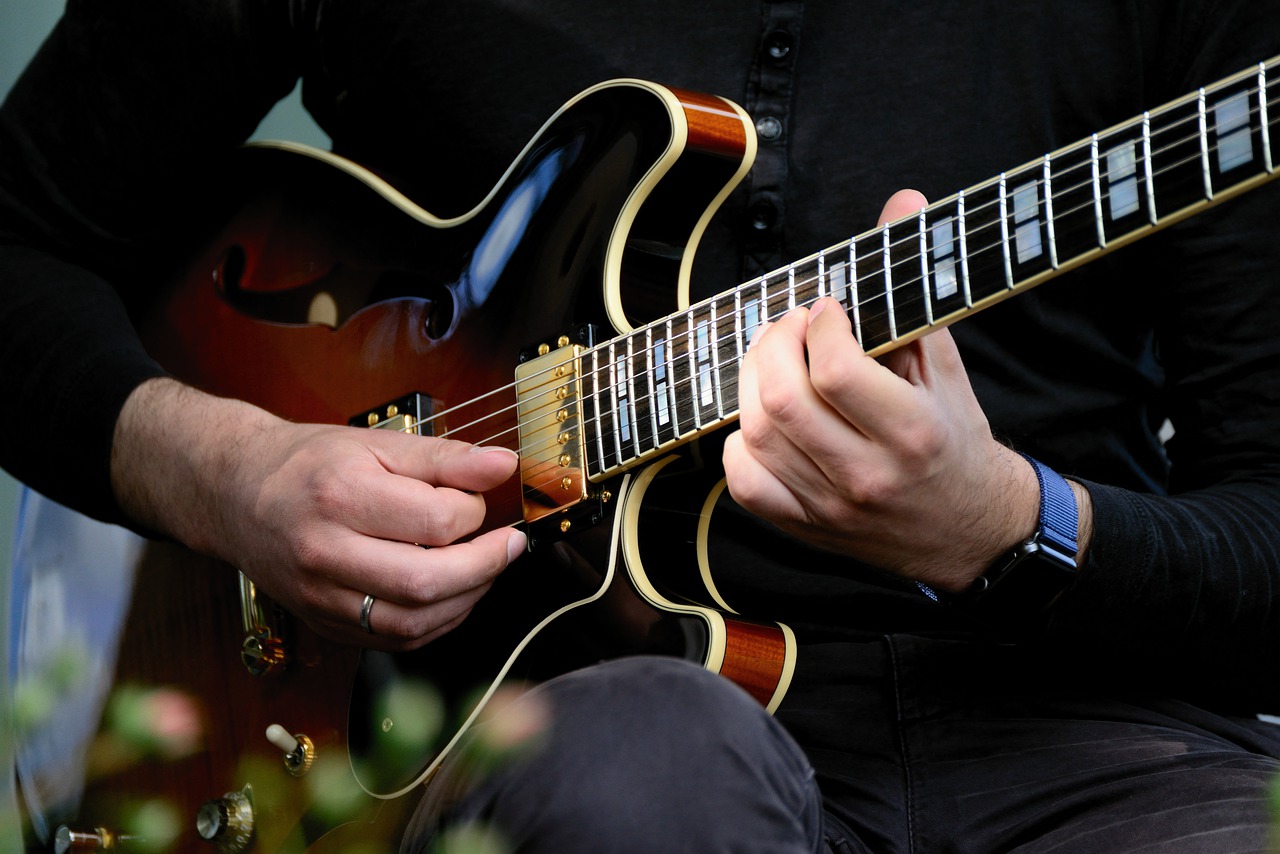 How To Play Jazz On Electric Guitar