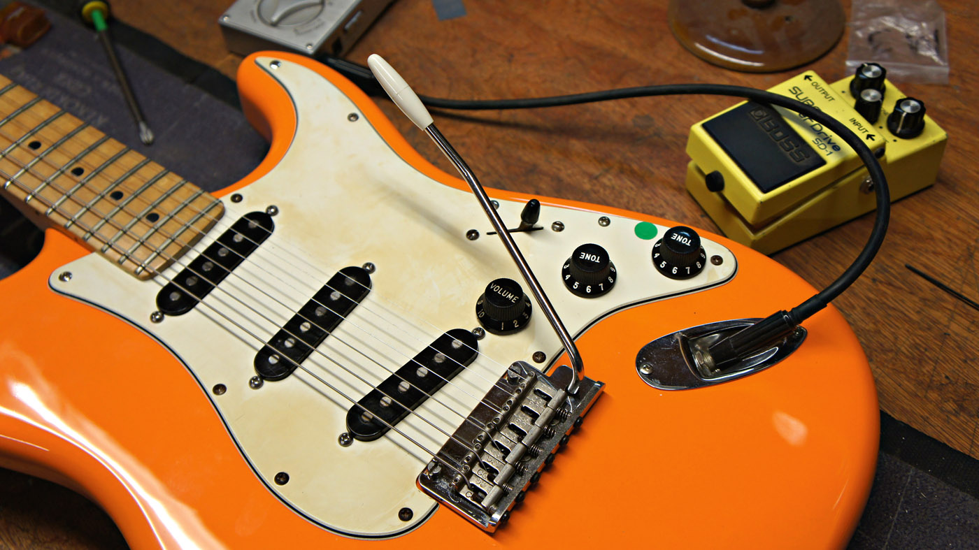 How To Put A Whammy Bar On An Electric Guitar