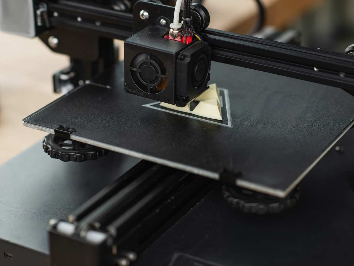 how-to-remove-stuck-filament-from-a-3d-printer-bed